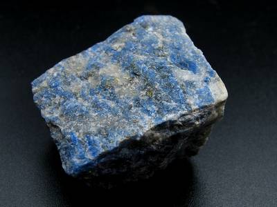 Lapis is one of the best crystals for pregnancy.
