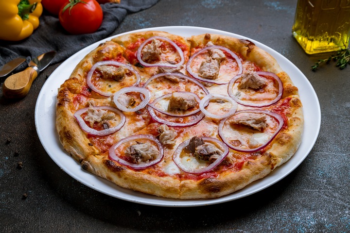 Onions make excellent pizza toppings.